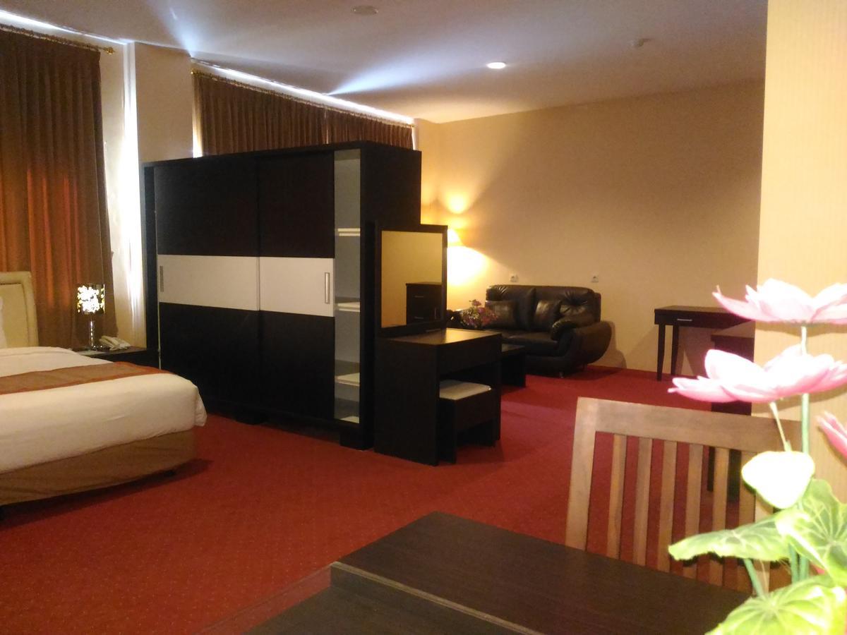 Grand Royal Taliwang Hotel 外观 照片