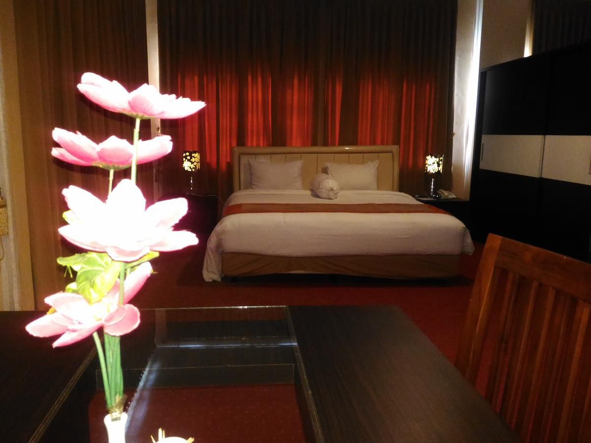 Grand Royal Taliwang Hotel 外观 照片