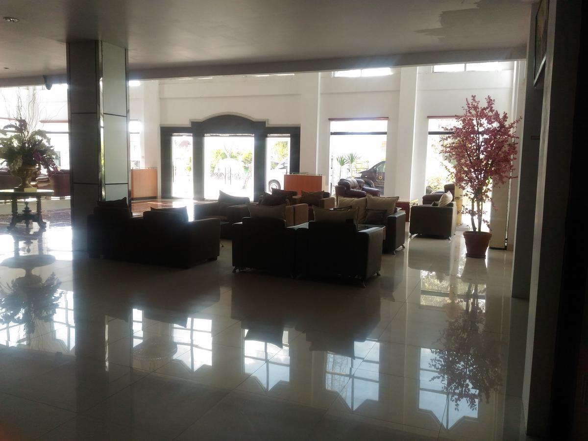 Grand Royal Taliwang Hotel 外观 照片