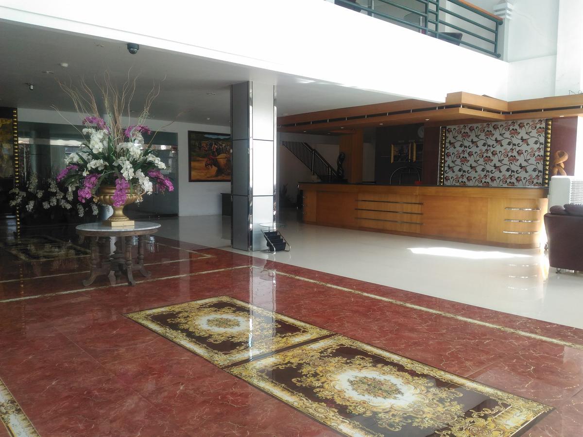 Grand Royal Taliwang Hotel 外观 照片